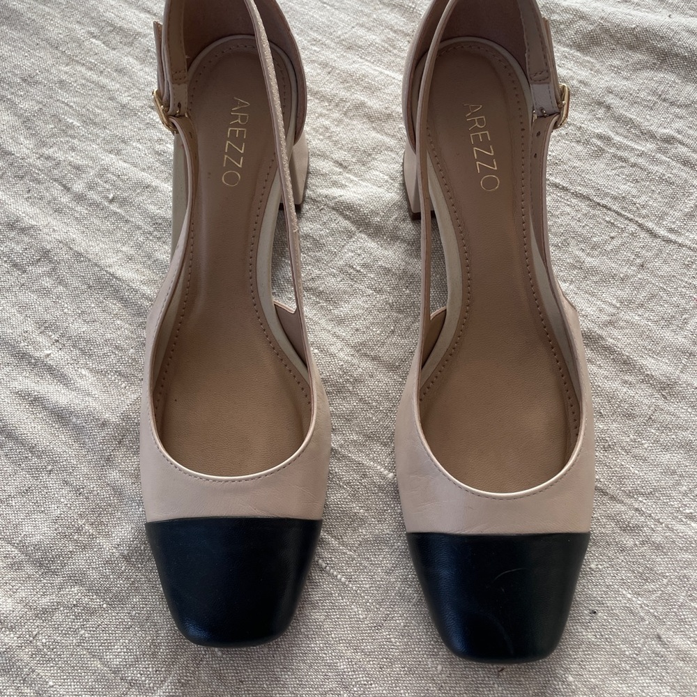 Excellent condition!  Worn once.  From Nordstrom